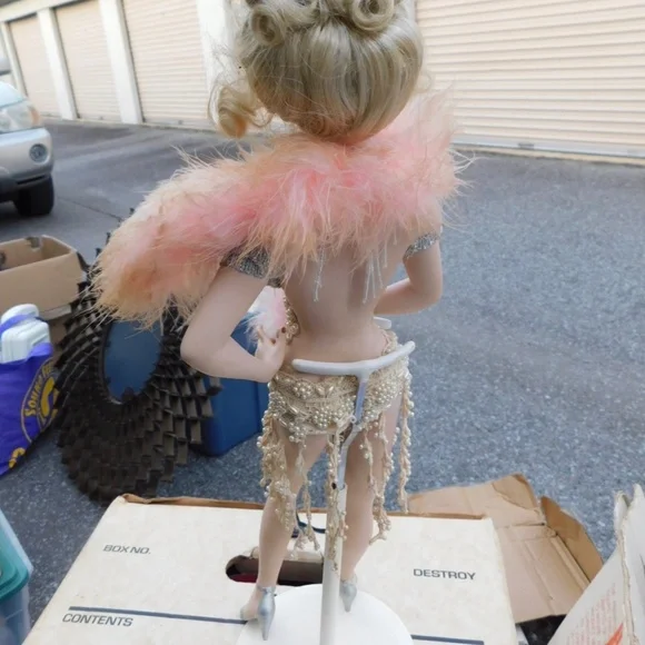 Paradise Galleries Yvette Las Vegas Porcelain Doll
